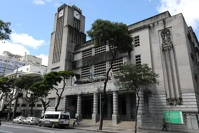 Imagem da fachada da sede da Prefeitura Municipal de Belo Horizonte